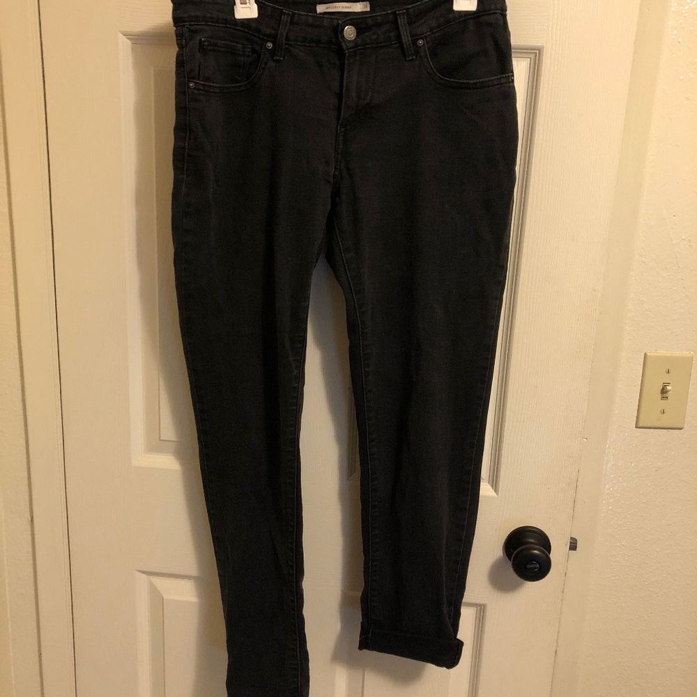 black curvy skinny jeans